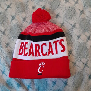 Like New University of Cincinnati Bearcats Pom Pom Beanie Winter Hat